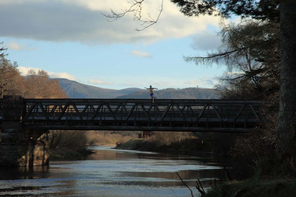 Bridge over River Spey, from near the Old Bridge Inn.