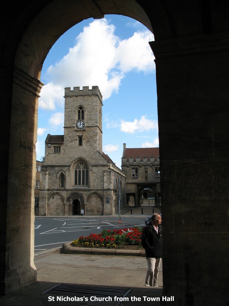 St Nicholas church seen from Abingdon Town Hall