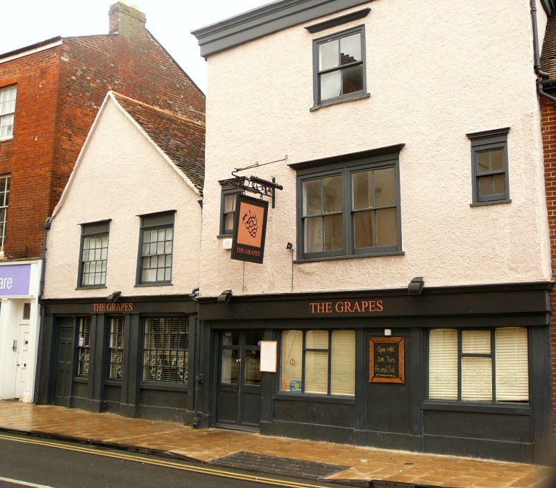 The Grapes Pub in Abingdon