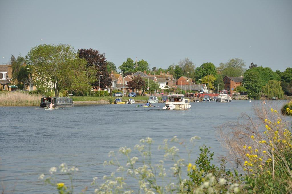 Thames River Walk (2011-05) - The Thames river at Abingdon
