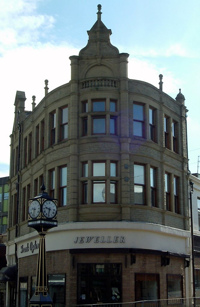 Peel Chambers and Golden Anniversary Clock