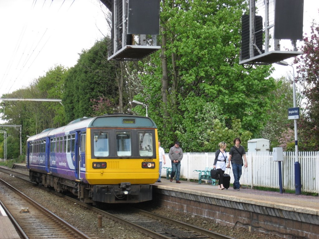 Navigation Road Railway Station, Altrincham - Regional Railways Platform