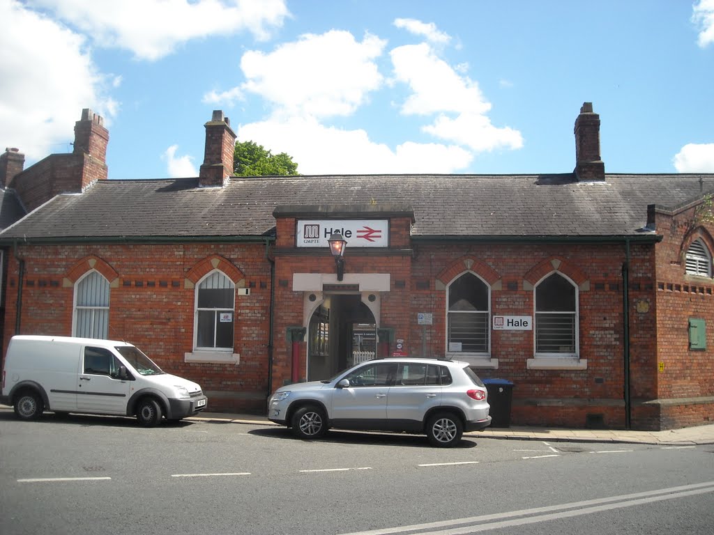 Hale Railway Station