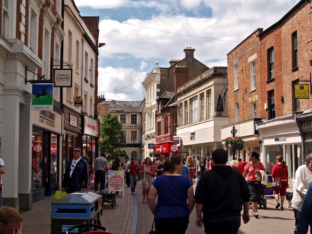 Banbury High Street looking west.