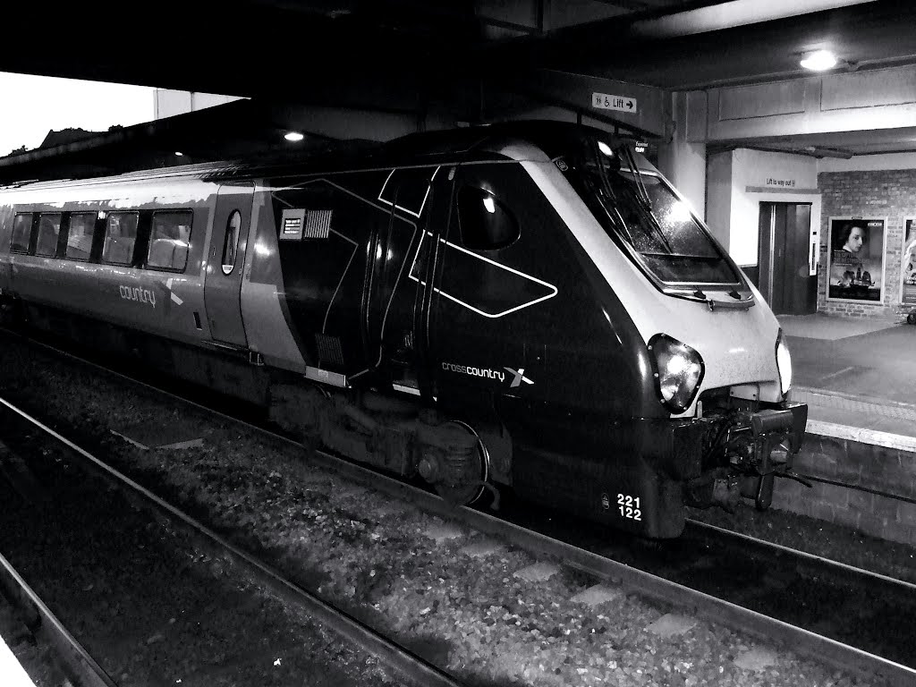 XC Cross Country Class 221 122 Voyager DMU Photo, Banbury station, August 2012