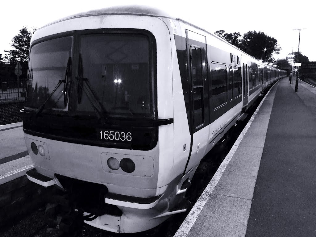 Chiltern Railways Class 165036 DMU Photo, in Banbury station, August 2012