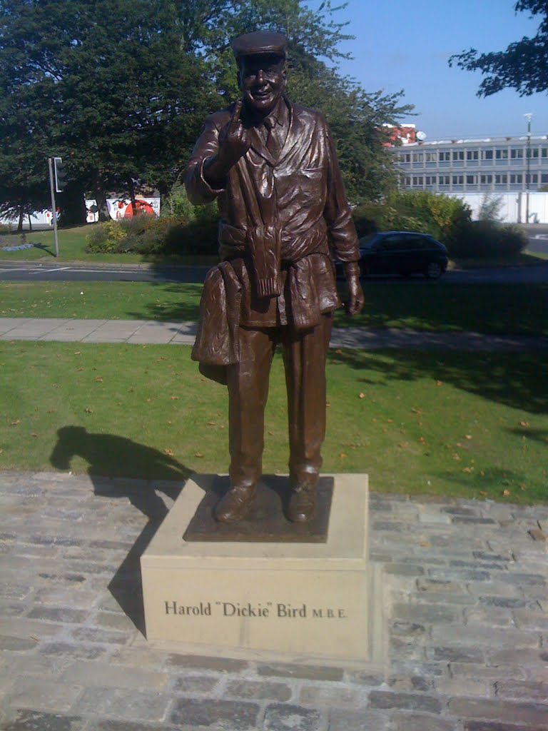 Dickie Bird Statue
