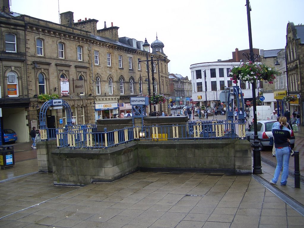 Peel Square Toilets