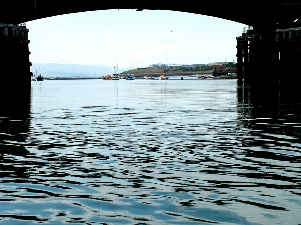 The view underneath Jubilee Bridge looking north