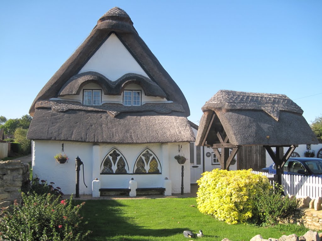 Quaint Little Thatched English Cottage 2010