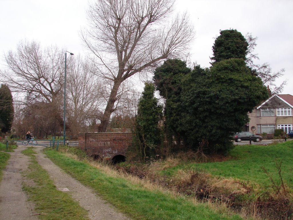 Penhill Road, bridge over River Shuttle
