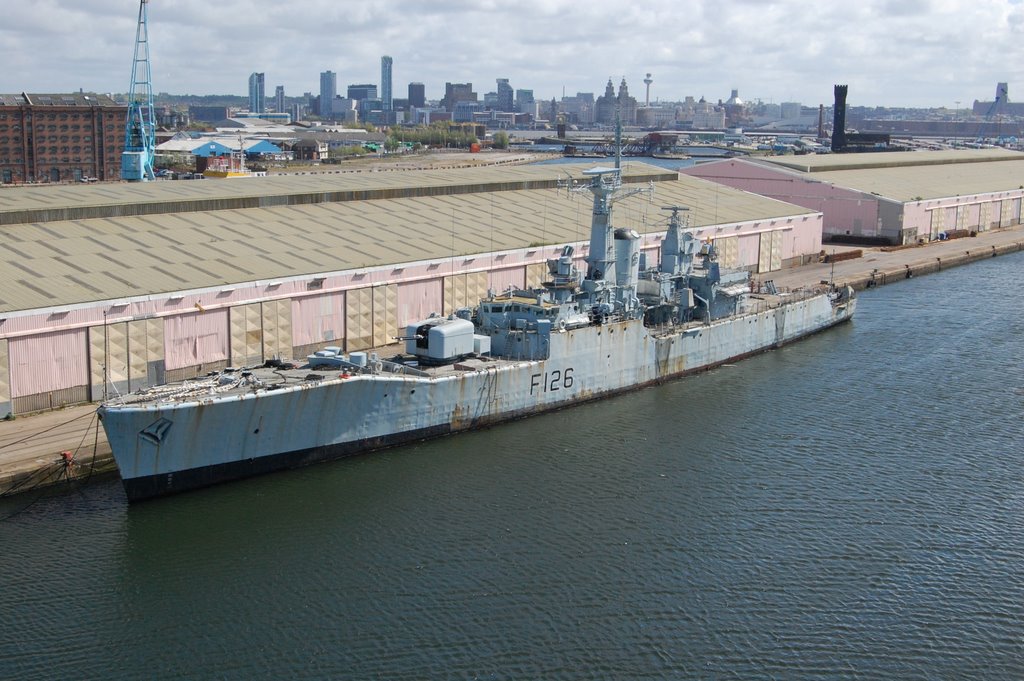 HMS Plymouth in Vittoria Dock