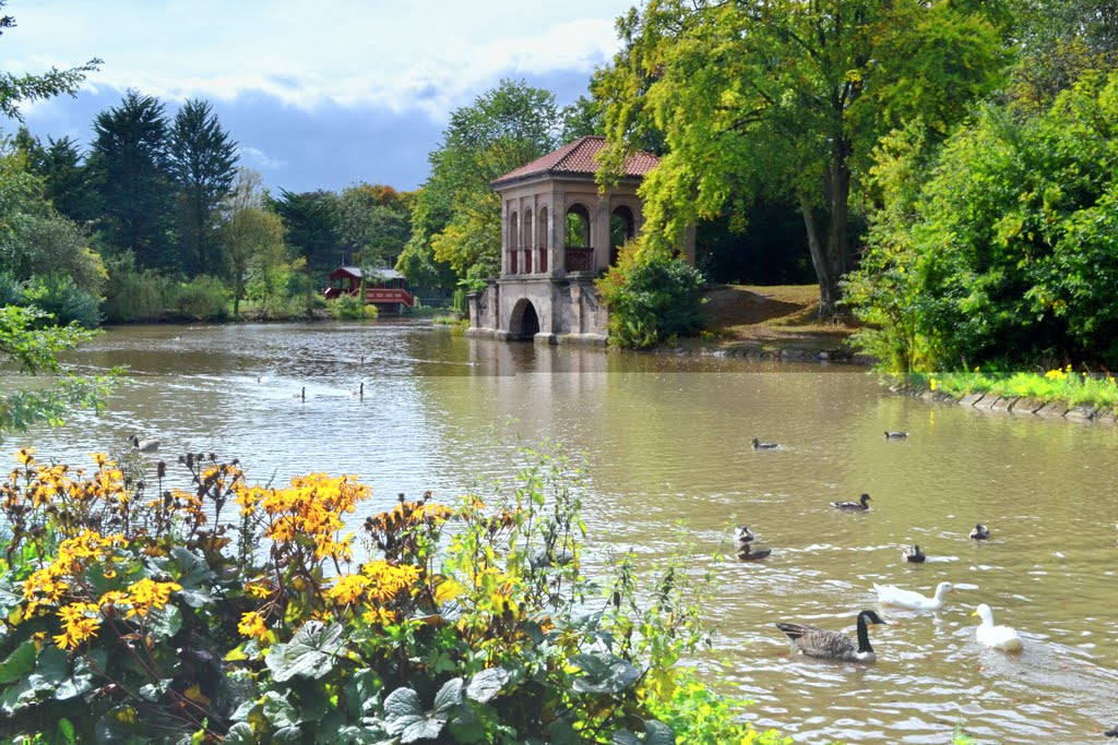 Boathouse at Birkenhead Park