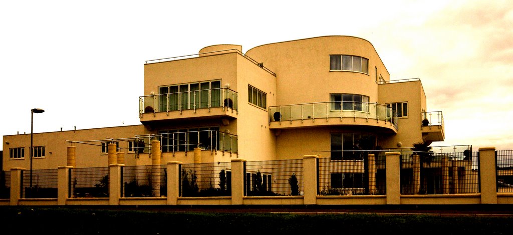 a new art deco house at st helens auckland ,co. durham