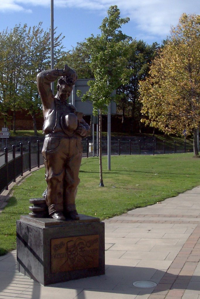 Statue of Stan Laurel