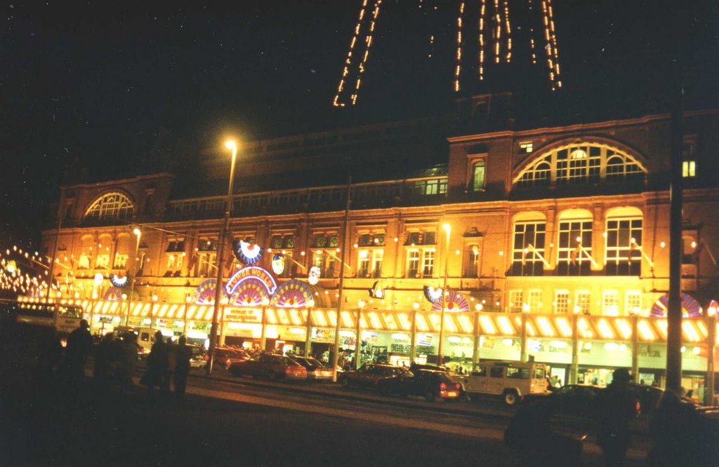 BLACKPOOL AT NIGHT