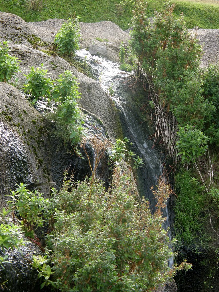 Pleasure Beach Waterfall - dont try sailing over the edge