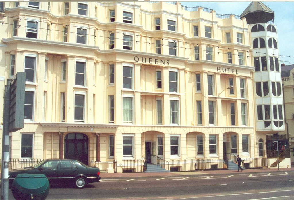 THE QUEENS HOTEL BRIGHTON