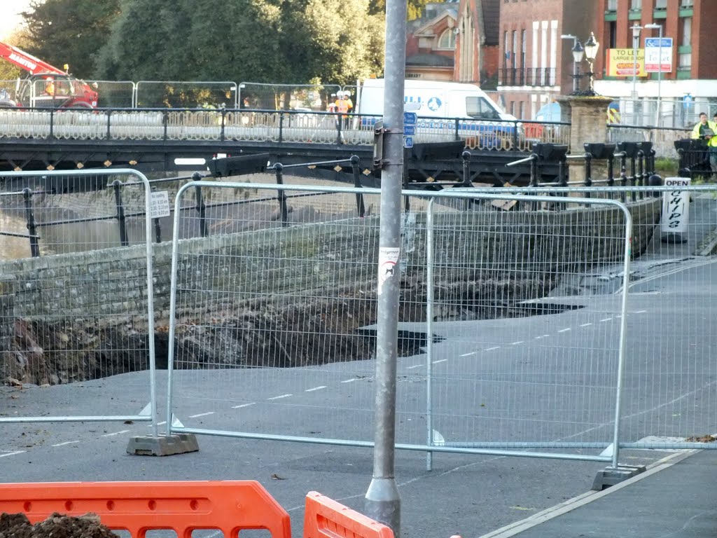 Ooops, Wall collapsing along the River Parrett, Bridgwater
