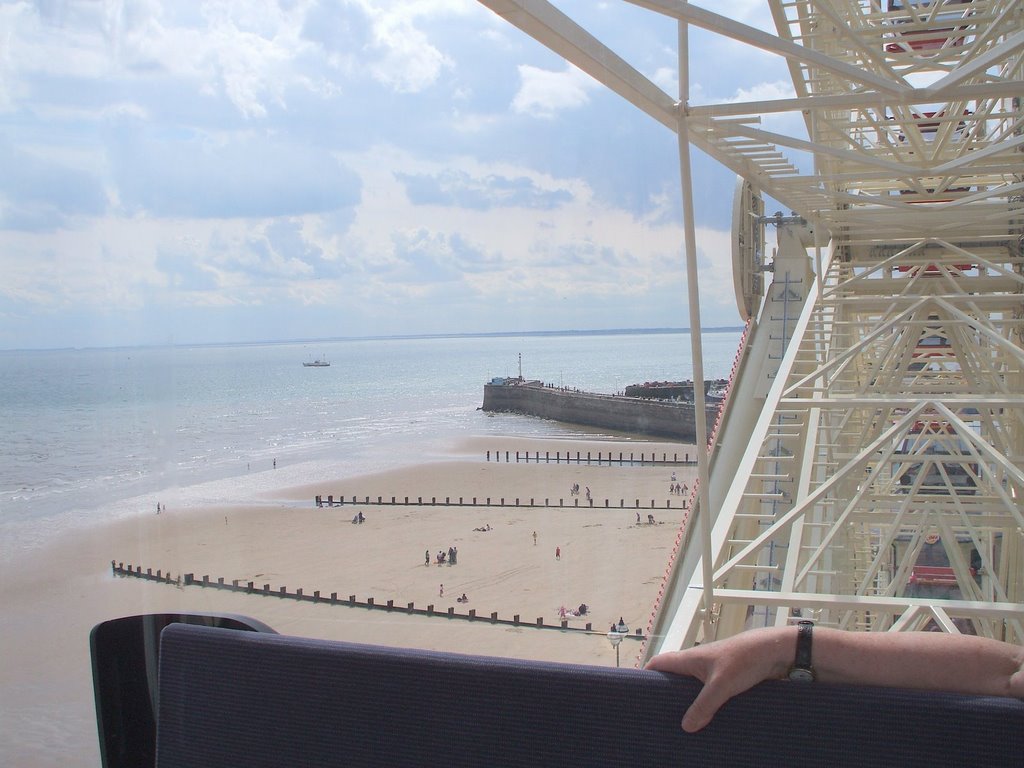 From the Eye on the Bay towards the harbour