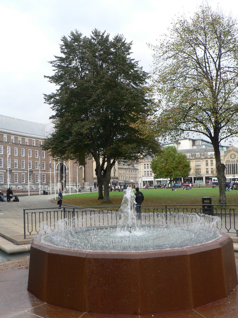 Fountain on College Green in Bristol