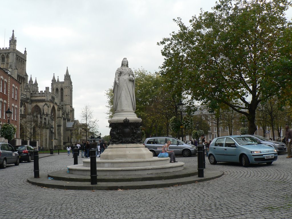 Monument to Queen Victoria in Bristol