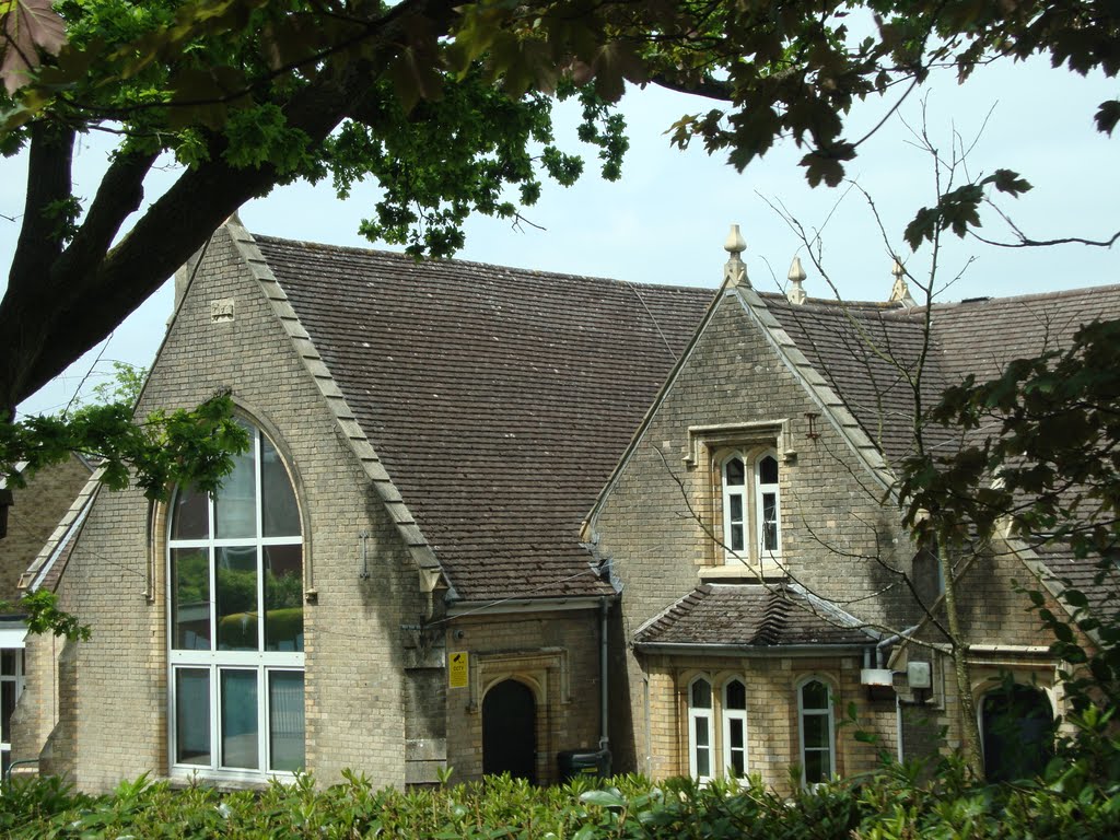 Broadstone First School (from the number 3 bus)
