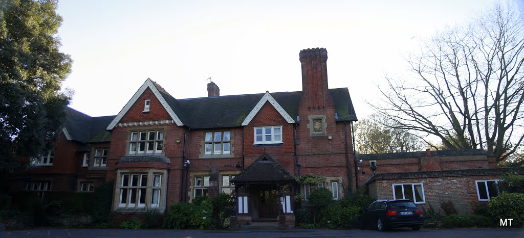 Panorama - Cantley House, Milton Road, Wokingham, England, 11/2013, (MT)