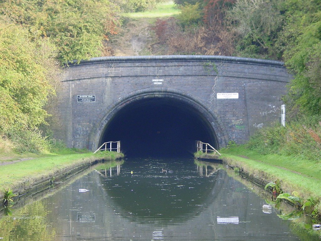 Southern approach to Netherton Tunnel