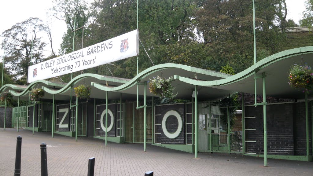 Entrance to Dudley Zoo, UK