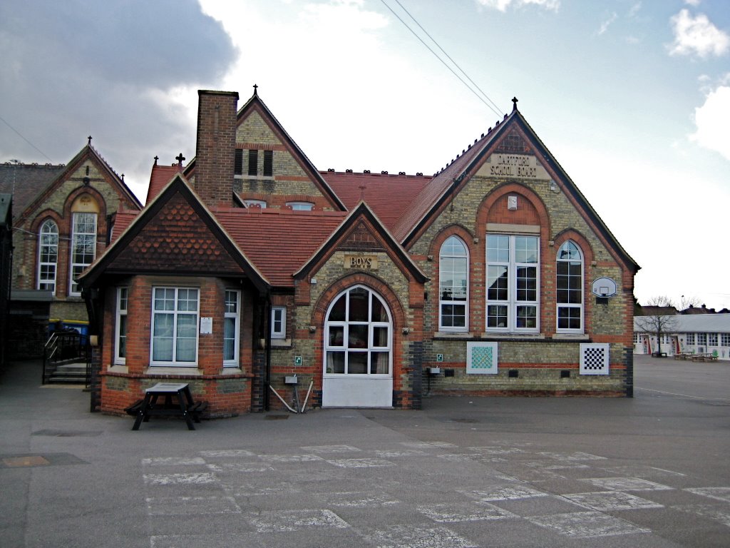 West Hill County Primary School (Mrs Rudmans classroom on the right!)
