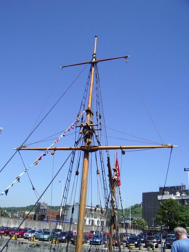 Discovery Replica Ship Main Mast, Wellington Dock, Dover Harbour, Kent, UK