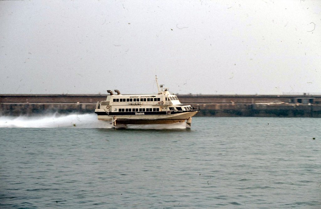 speedboat