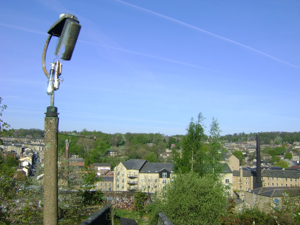 Batley Carr Behind Broken Streetlight.
