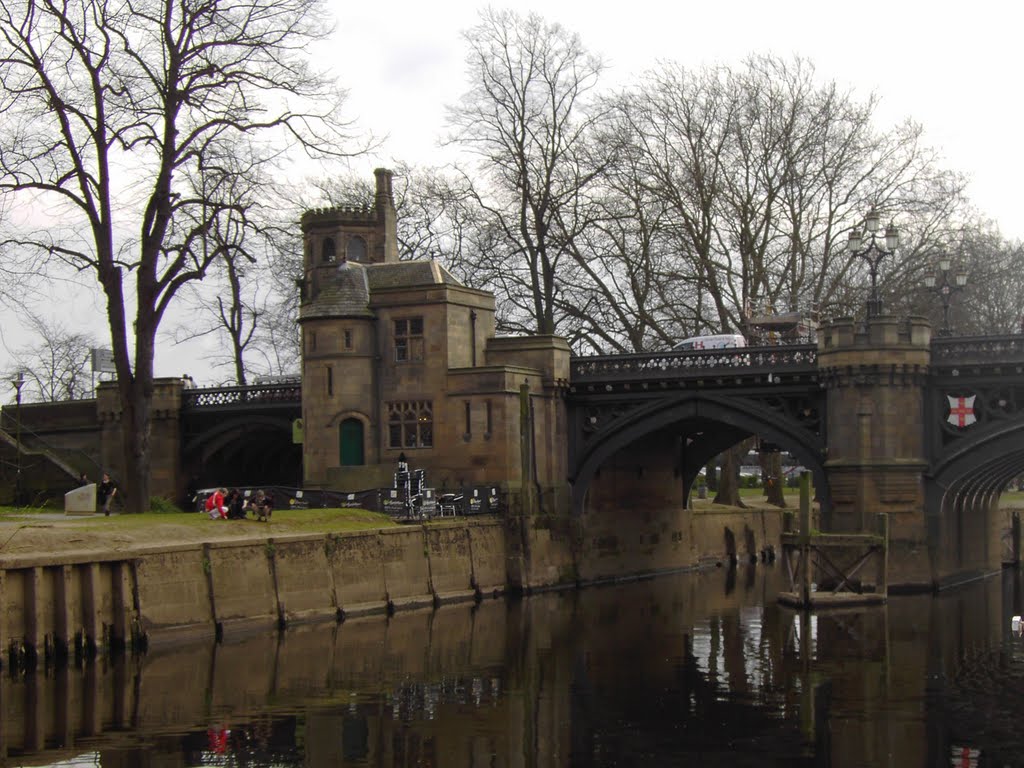 Lovely historical very old bridge & cafe...Just like taking one step into the history:=)Tea or coffee what would you like:=)Its on me:=)