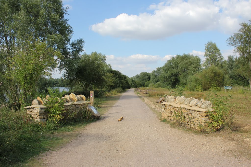 walled path