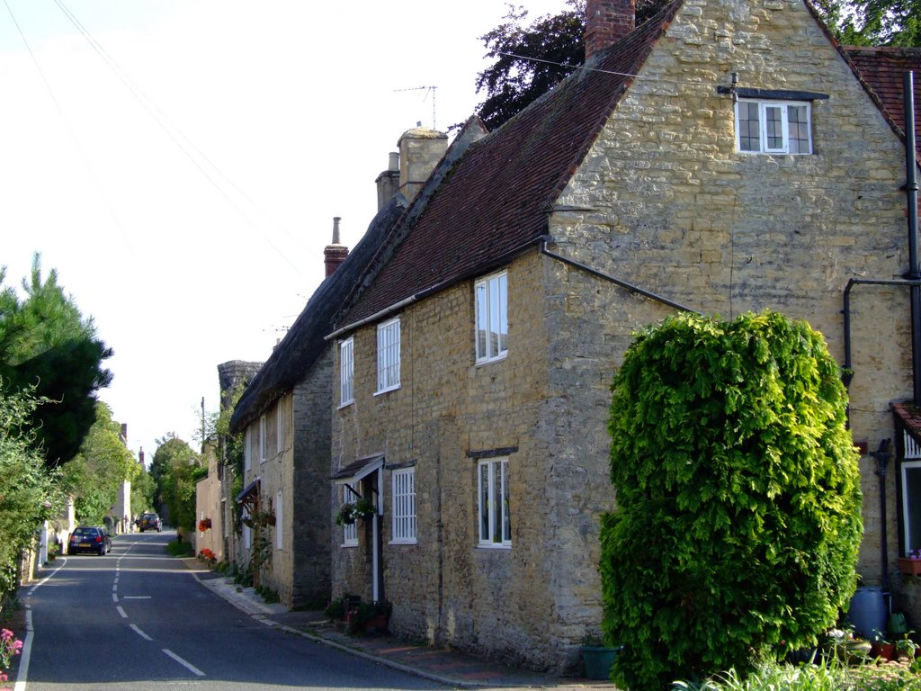 Old High street houses Carlton