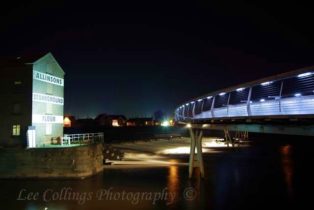 Castleford Bridge at night 2