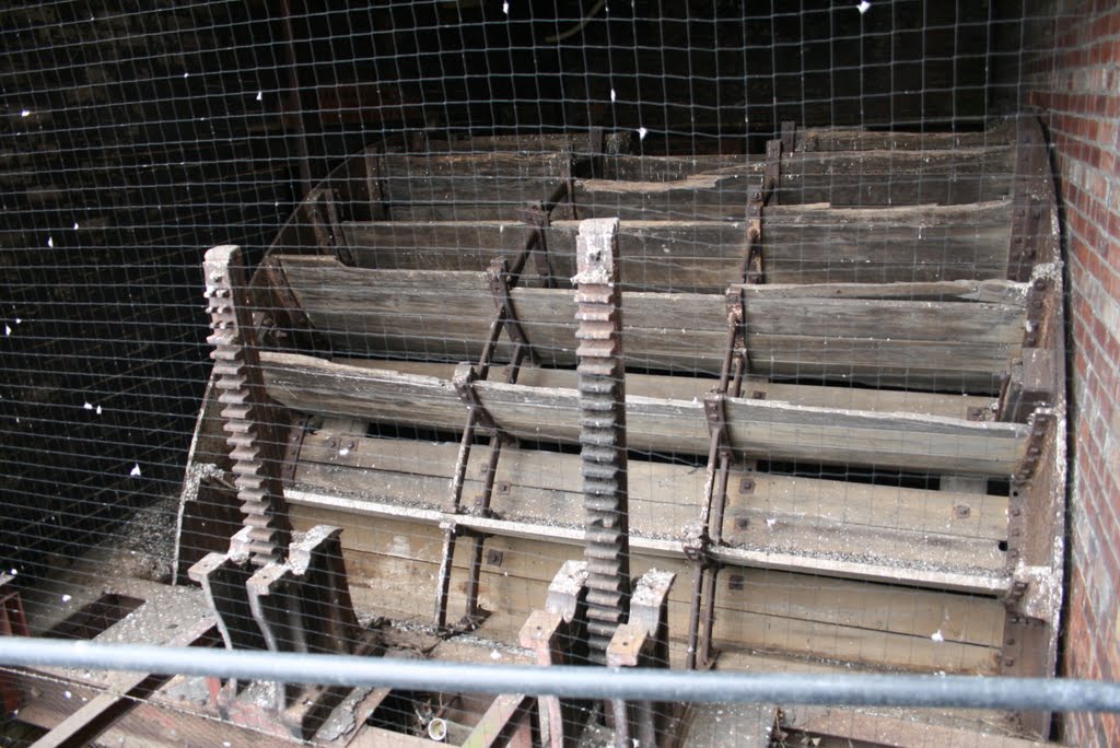 old water wheel at allinsons flour mill castleford