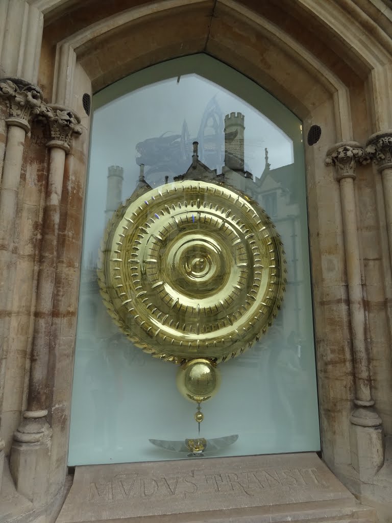 ¿El tiempo es tirano o el tiempo es oro? Cambridge y el reflejo casual