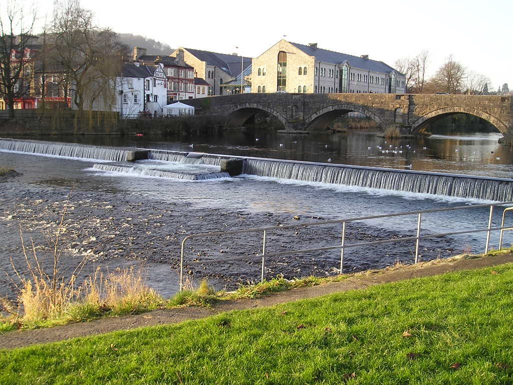 Wier and stramongate bridge