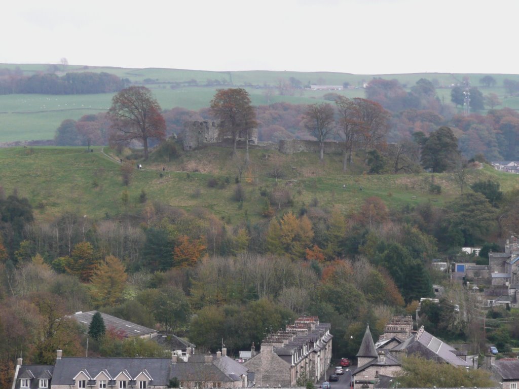 Across Kendal to new castle from the old