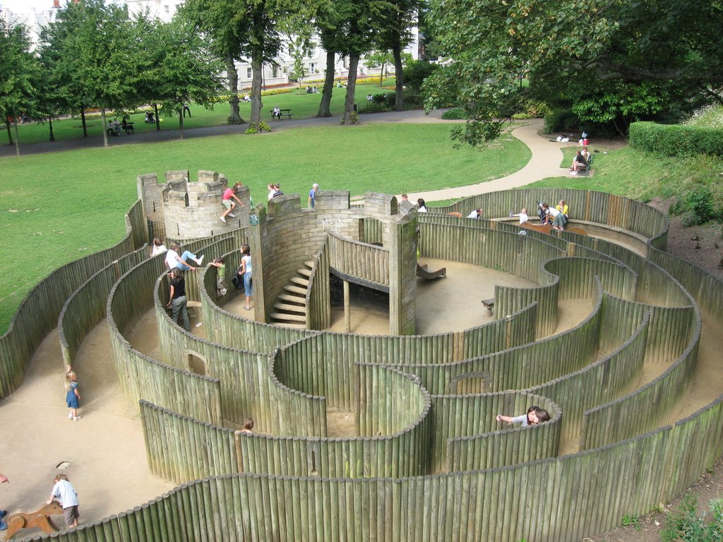 Jeux à Dane John Garden