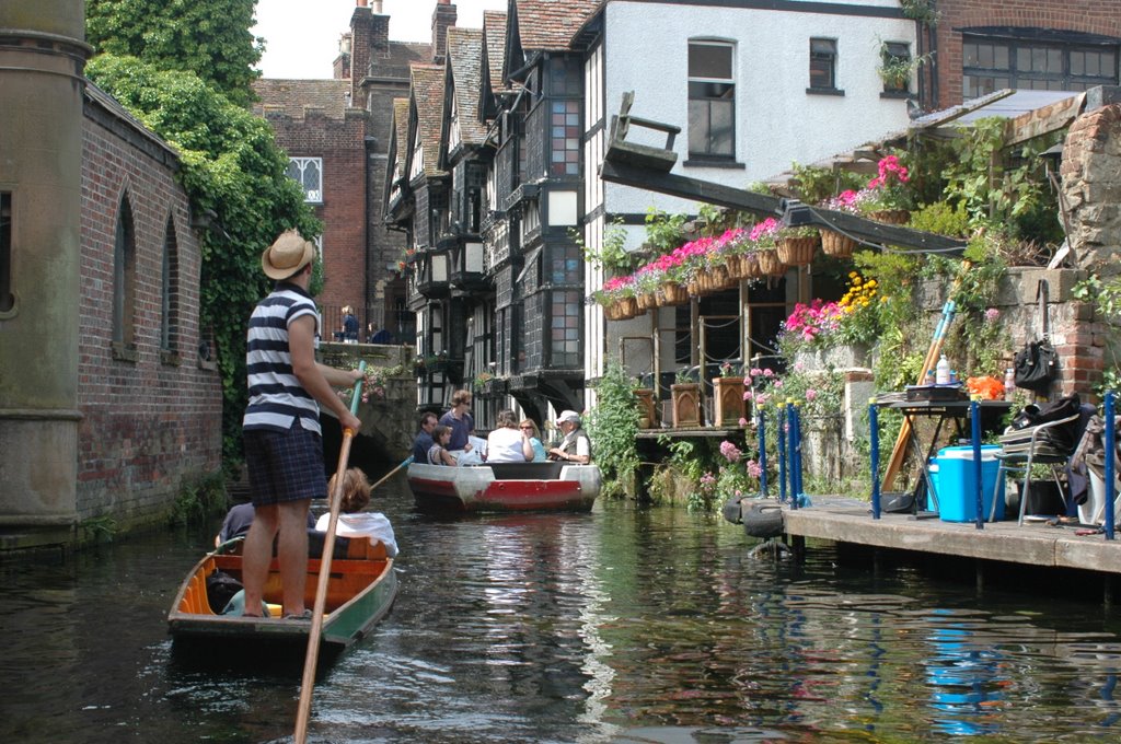 Canterbury: Nel canale vengono organizzate uscite in barca