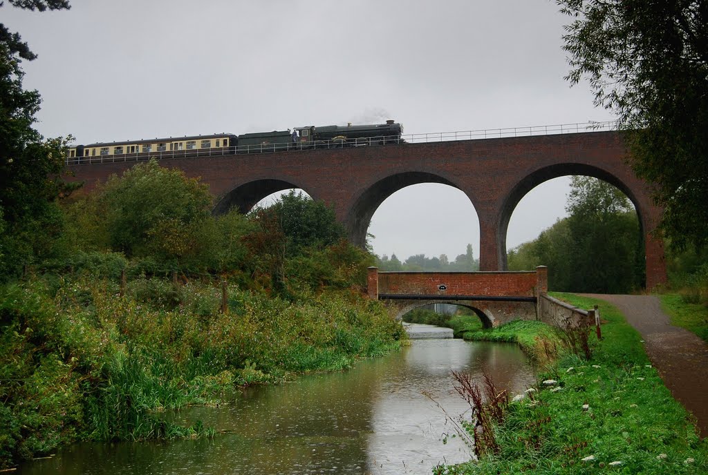 King Edward 1 crosses the canal at Kidderminster on a rainy Sunday