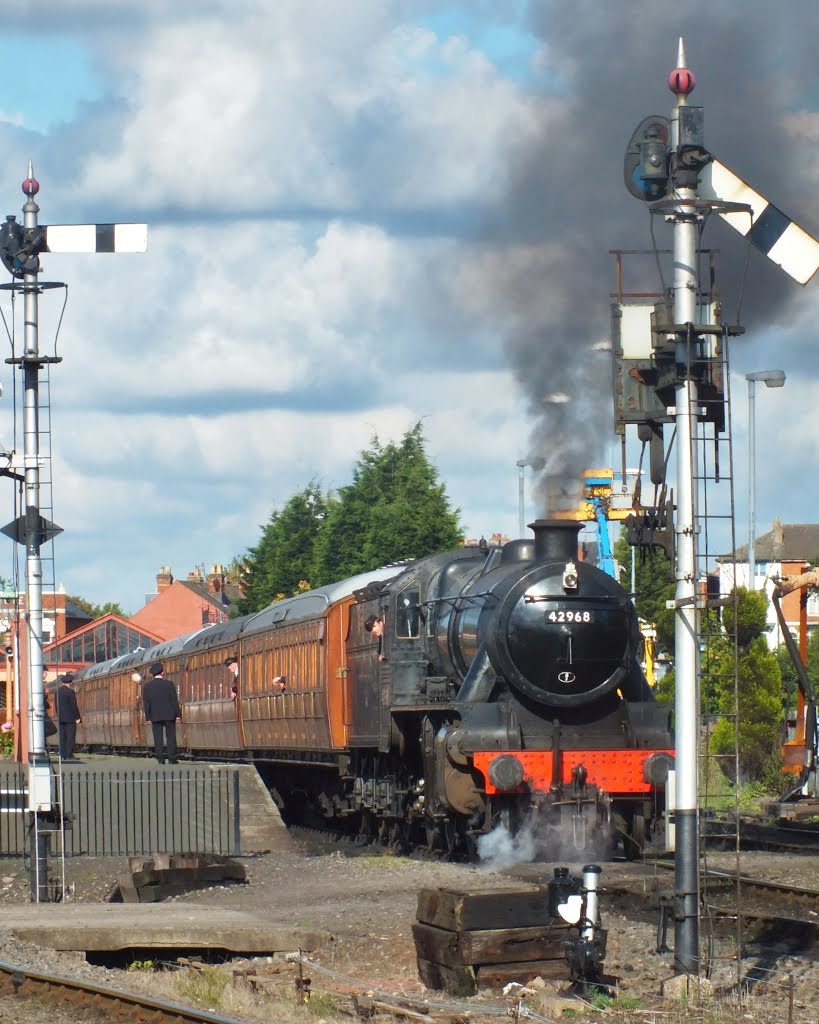 Locomotive Stanier Mogul 42968