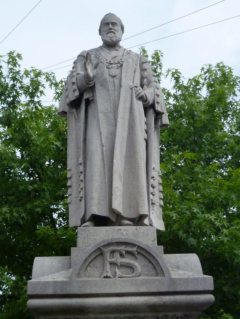 frederick savage, maker of steam engines and inventer of the galloping horses fairground roundabout. the only statue of a real person in kings lynn. may 2011.