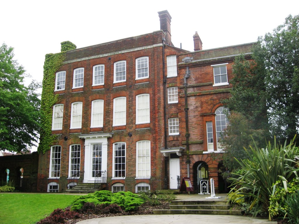 Hollytrees Museum