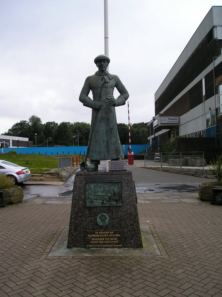 Corby Steelworker In Memory Of Workers Killed At Work
