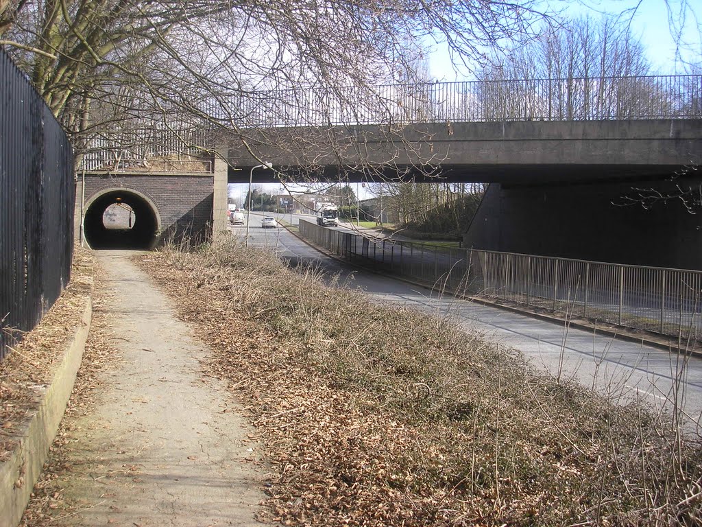 A427 and railway bridge, Corby